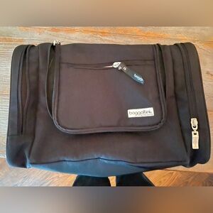 Baggallini Toiletry Kit